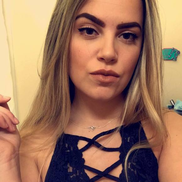 Meet your Posher, Sarah - Picture 1 of 1